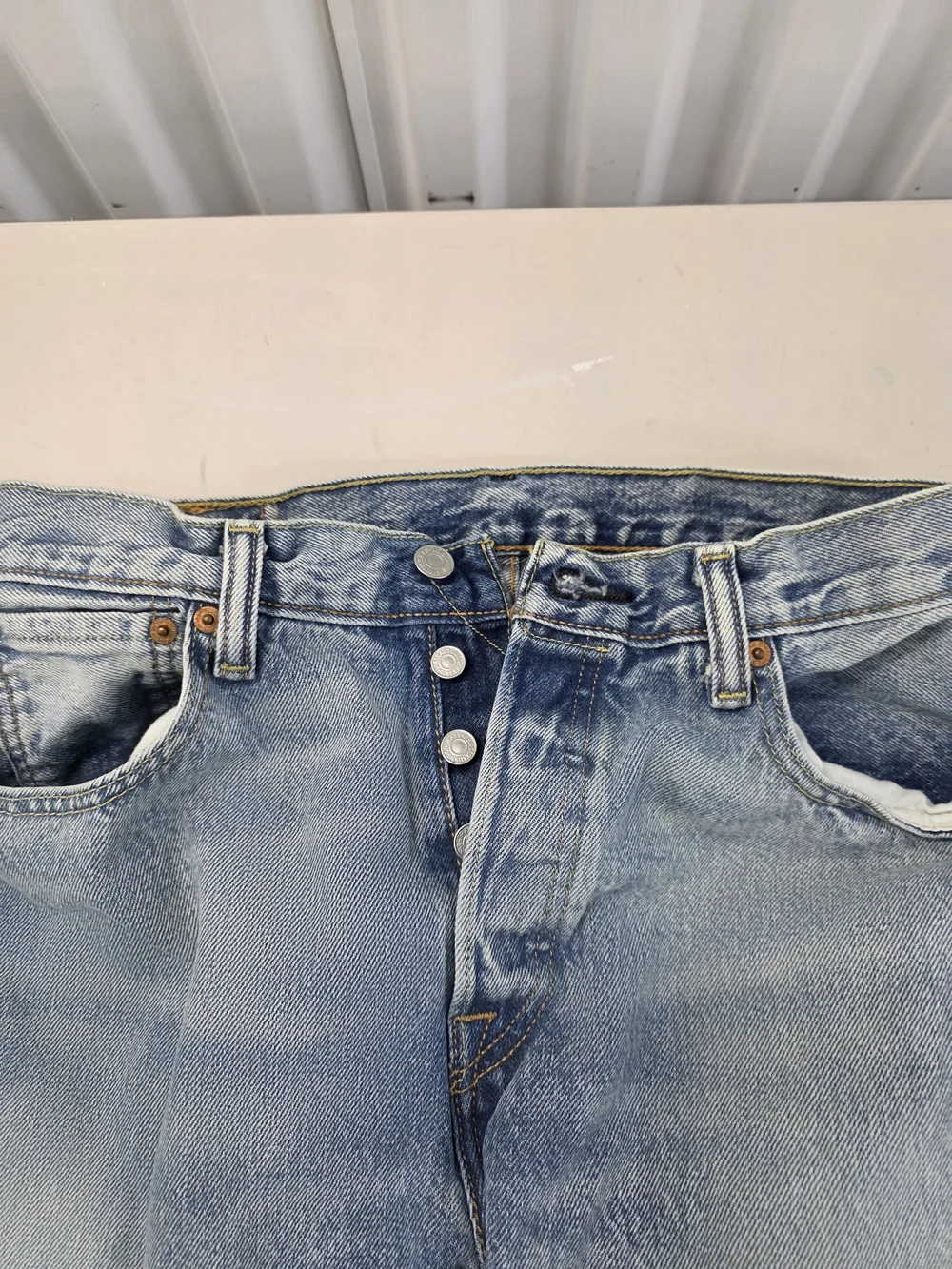 Levi's 501 Button Fly Jeans Men's Size 32x30 - Picture 3 of 8
